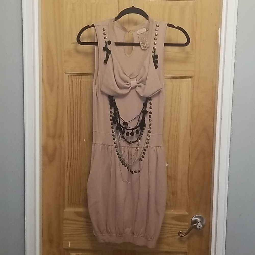 Dress soft pink mini, with embellishments attached